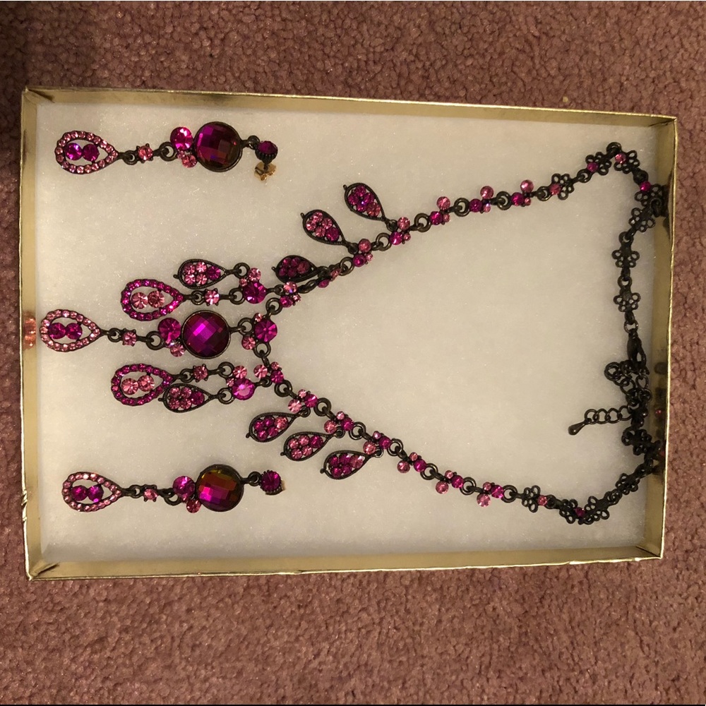 Necklace and Earring Jewelry set